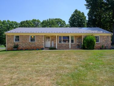 213 Oakland Drive, Madison Heights, VA 24572