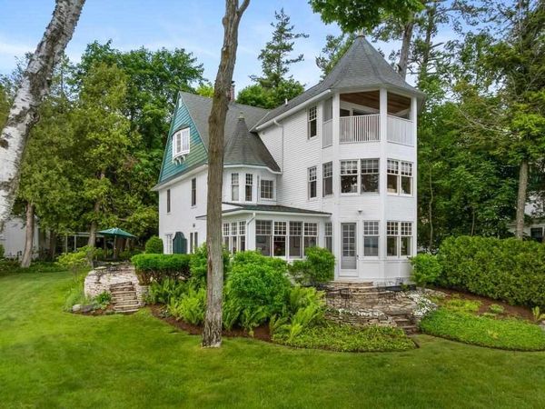 1621 Fern, Harbor Springs, MI 49740