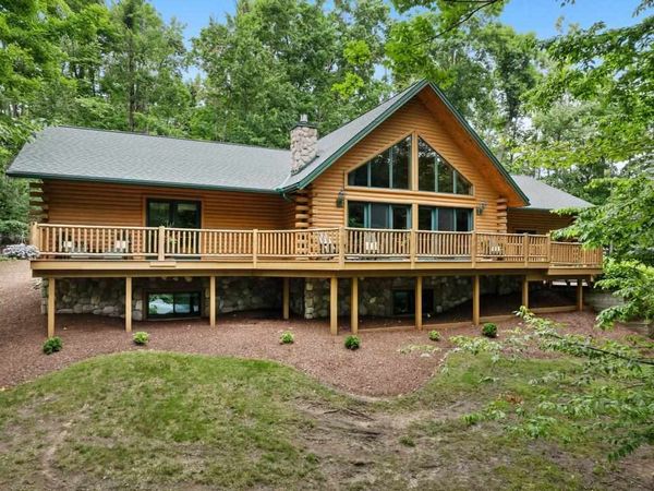 2645 Rosewood Lane, Petoskey, MI 49770