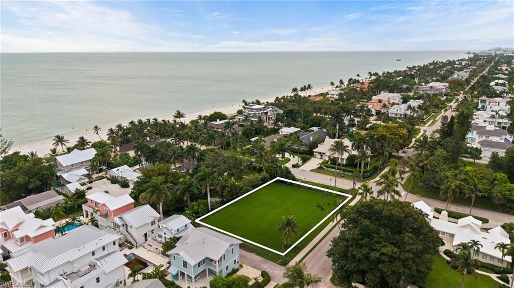 1100 Gulf Shore Blvd S, Naples, FL 34102 Photo