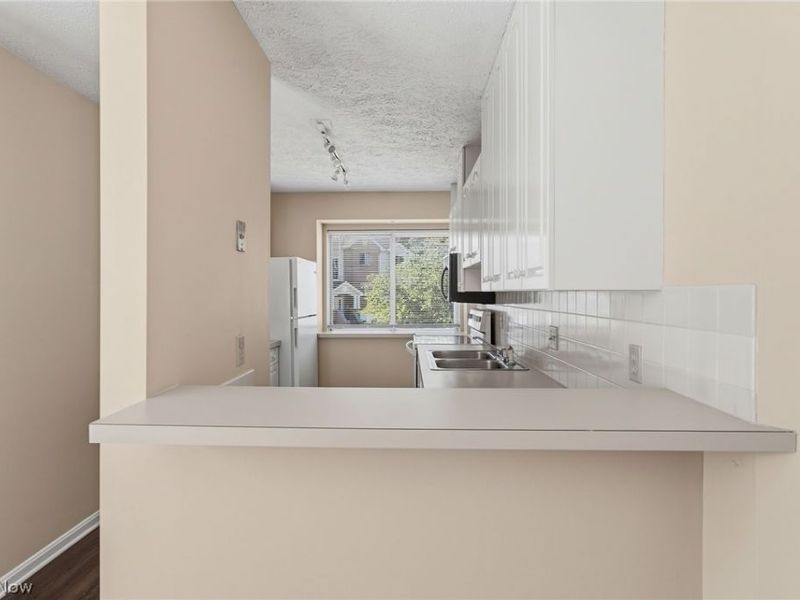 361 Village Pointe Drive, Unit 2B, Akron, OH 44313 Photo 6