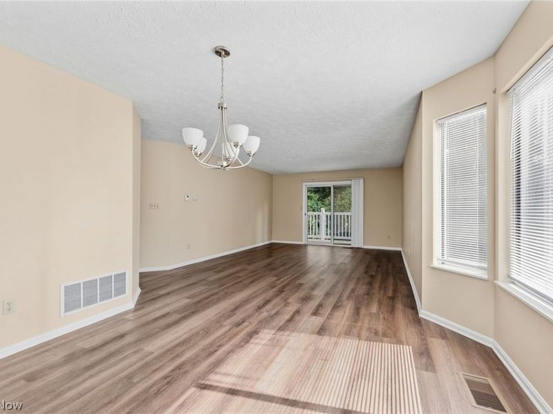 361 Village Pointe Drive, Unit 2B, Akron, OH 44313 Photo 7