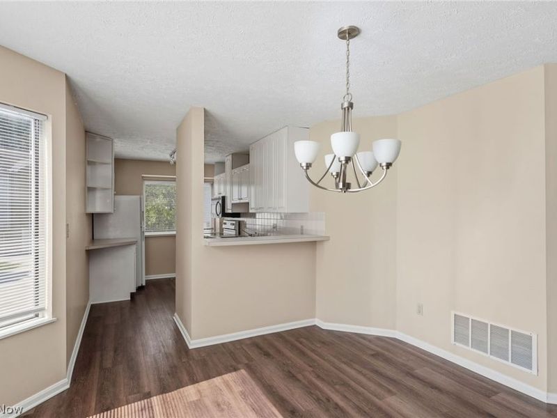 361 Village Pointe Drive, Unit 2B, Akron, OH 44313 Photo 8