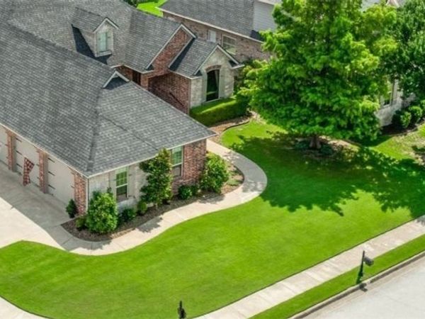 6700 Braebourne Drive, Rogers, AR 72758