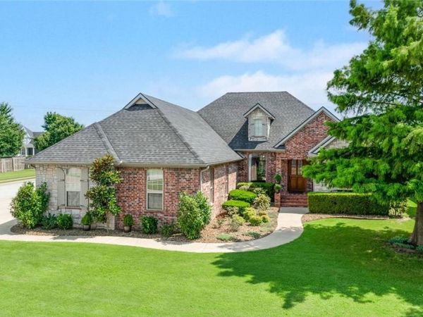 6700 Braebourne Drive, Rogers, AR 72758