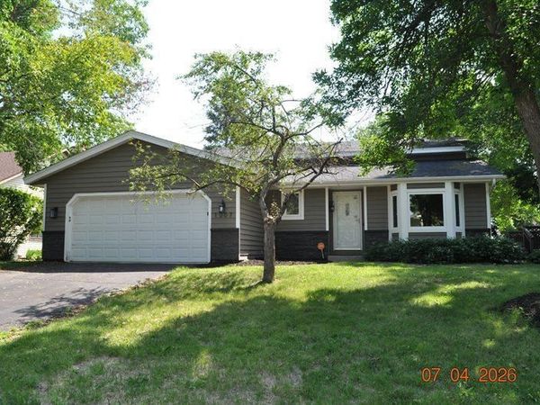 1007 Briar Creek Road, Eagan, MN 55123