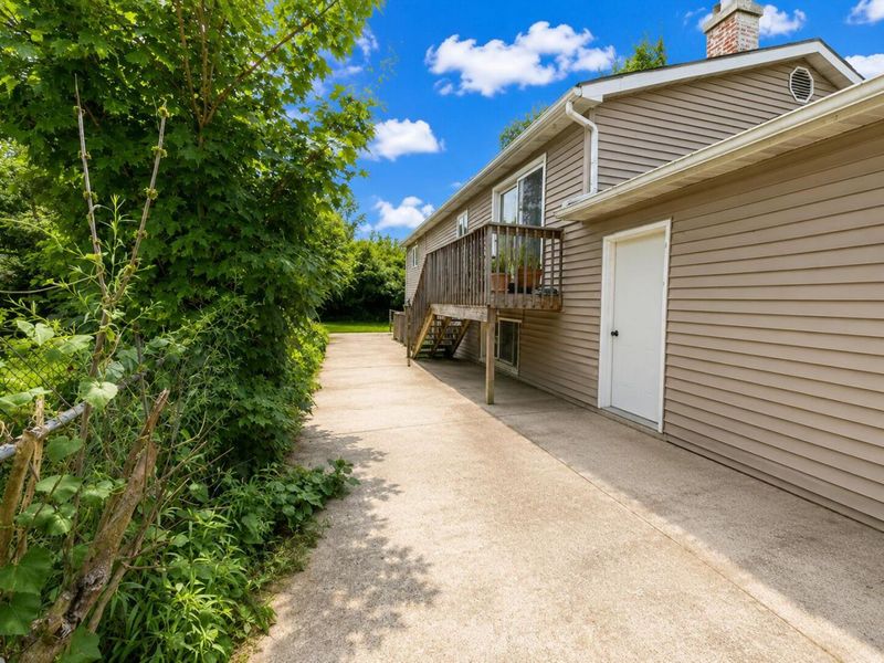 5019 Comstock Drive , Columbus, OH 43232 Photo 12