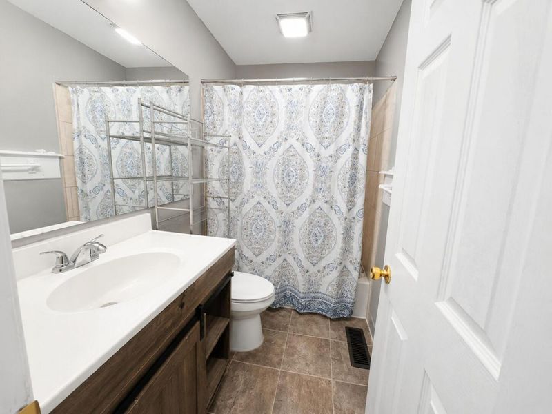 5019 Comstock Drive , Columbus, OH 43232 Photo 7