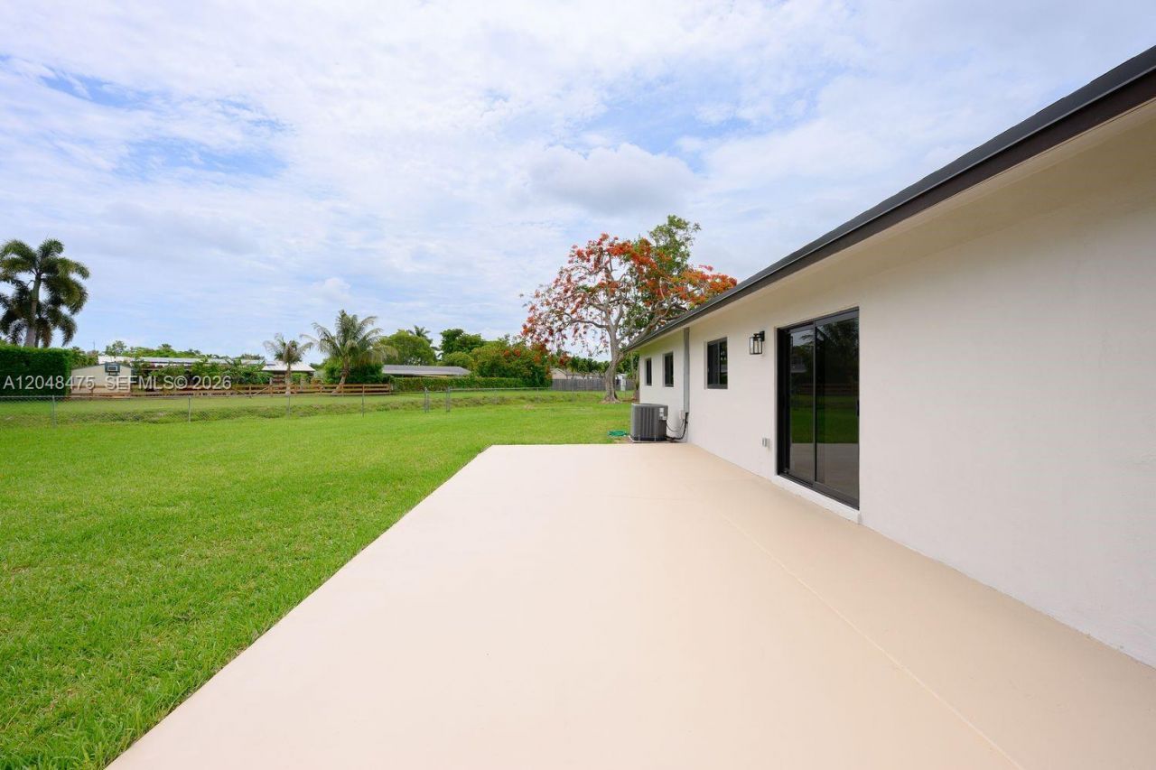 18451 SW 90th Ave, Cutler Bay, FL 33157 Photo