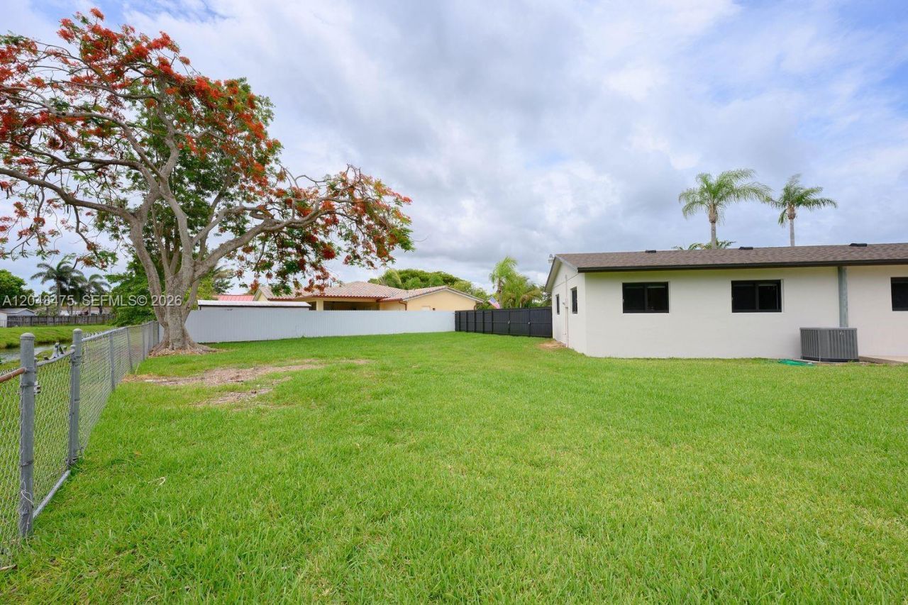 18451 SW 90th Ave, Cutler Bay, FL 33157 Photo