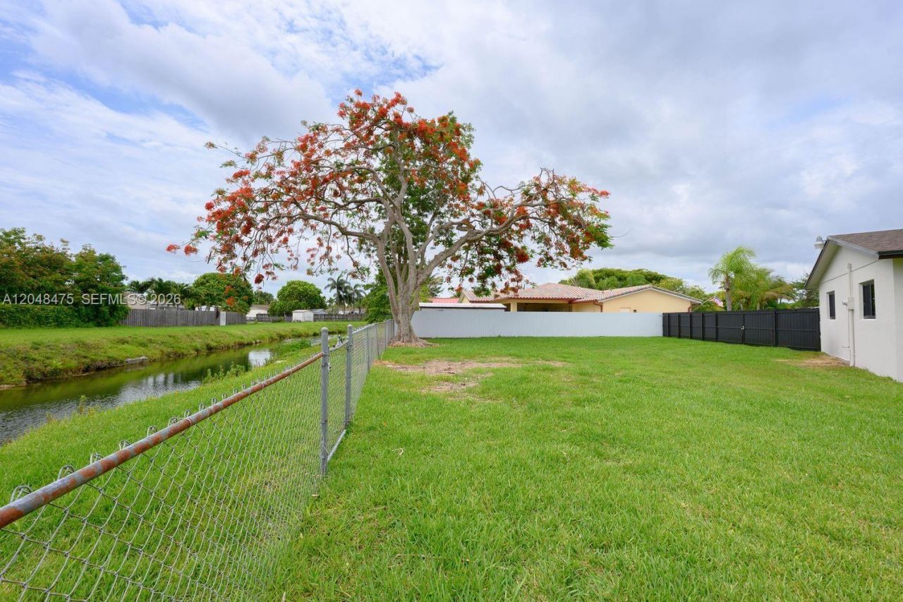 18451 SW 90th Ave, Cutler Bay, FL 33157 Photo