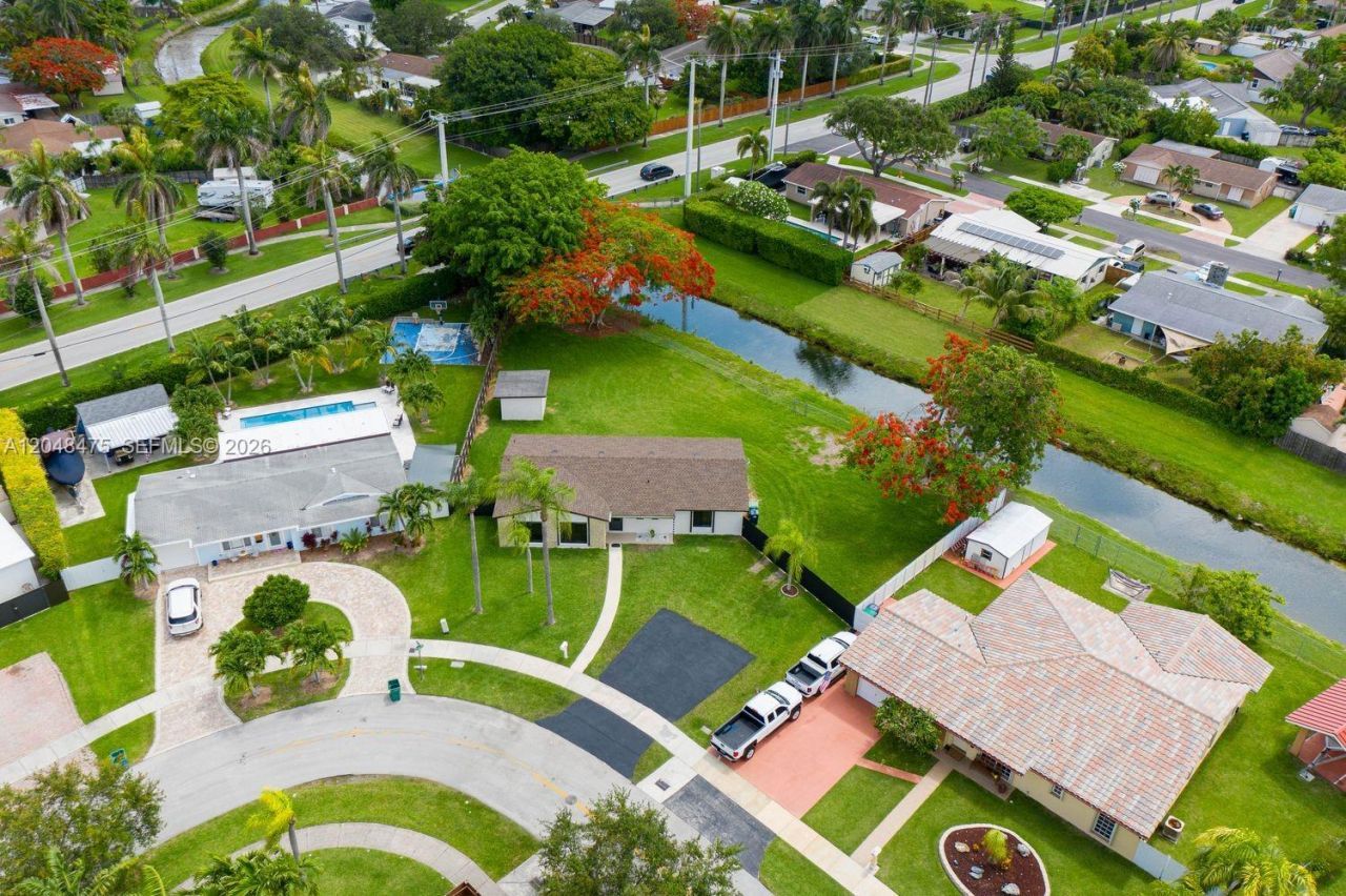 18451 SW 90th Ave, Cutler Bay, FL 33157 Photo