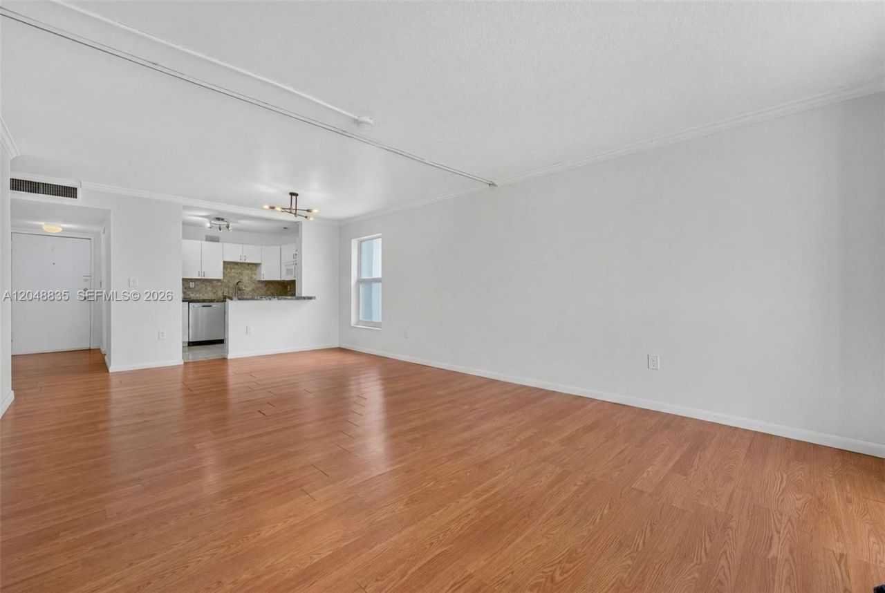 7118 Bonita Dr , Unit 705, Miami Beach, FL 33141 Photo