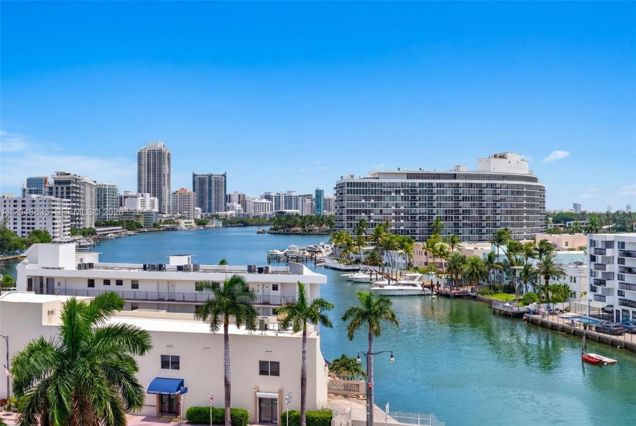 7118 Bonita Dr , Unit 705, Miami Beach, FL 33141 Photo