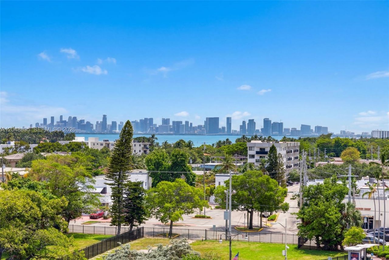 7118 Bonita Dr , Unit 705, Miami Beach, FL 33141 Photo