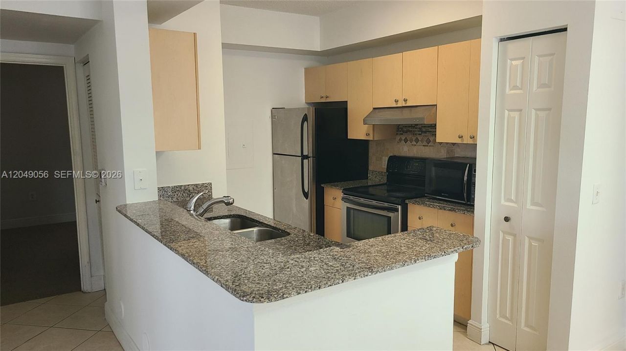 2442 Centergate Dr , Unit 101, Miramar, FL 33025 Photo