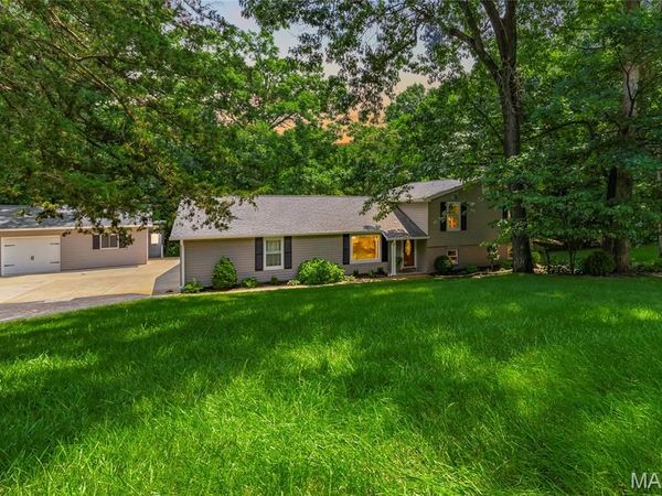 12 Hickory Hill Drive, O'Fallon, MO 63366