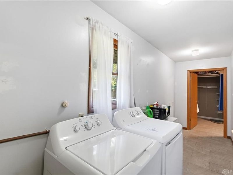 7579 Downing Street, Butler Township, OH 45414 Photo 26