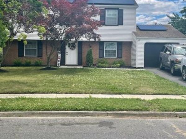 82 BAYBERRY LANE, WILLINGBORO, NJ 08046