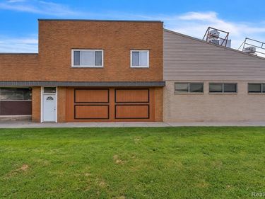 5223 Allen Road, UPPER UNIT, Allen Park, Mi 48101