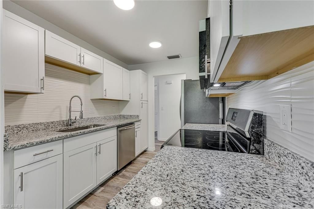 142 Bennington Dr, Unit 8, Naples, FL 34104 Photo