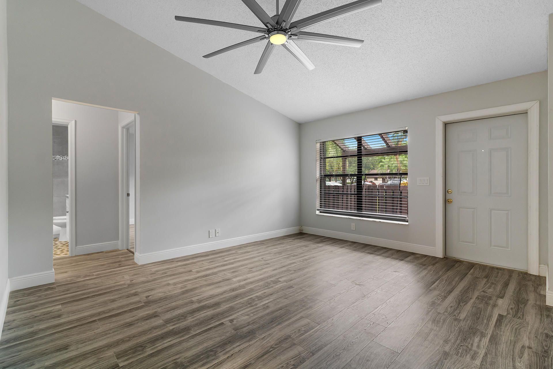 9 VÃ­a De Casas Norte, Boynton Beach, FL 33426 Photo