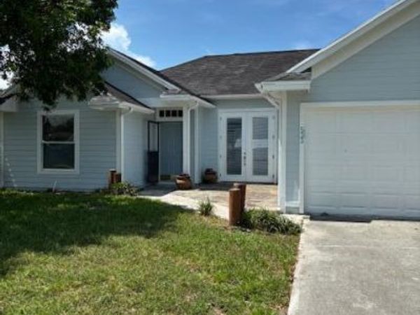 533 NW Avon Avenue, Port St. Lucie, FL 34983