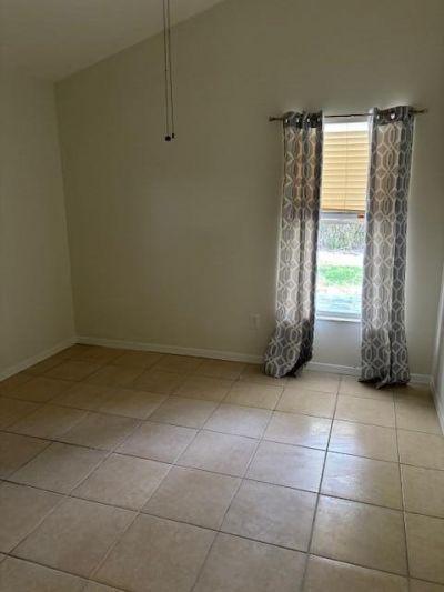 533 NW Avon Avenue, Port Saint Lucie, FL 34983 Photo