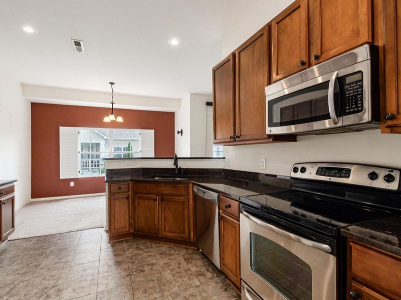 1413 Carylake Circle, Columbus, OH 43240 Photo 11