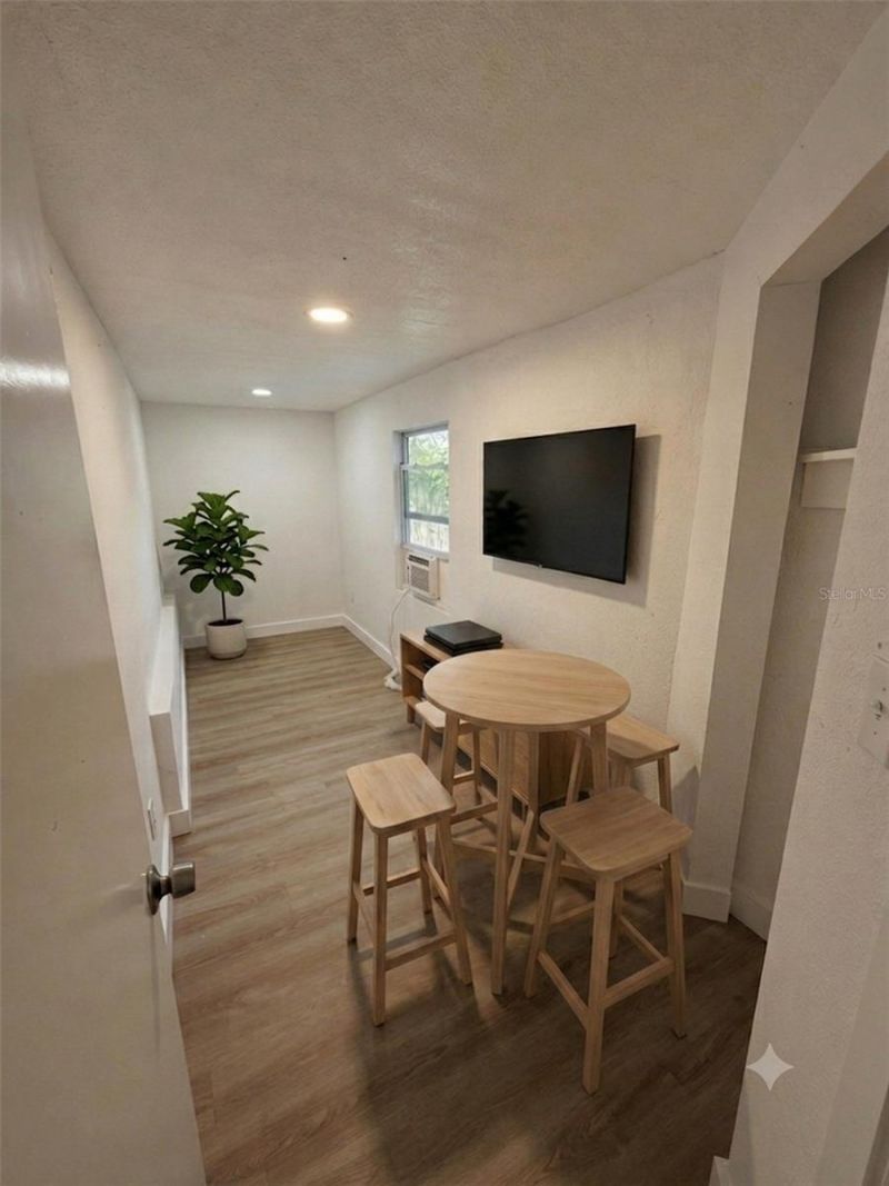 935 17th Avenue S, Saint Petersburg, FL 33705 Photo