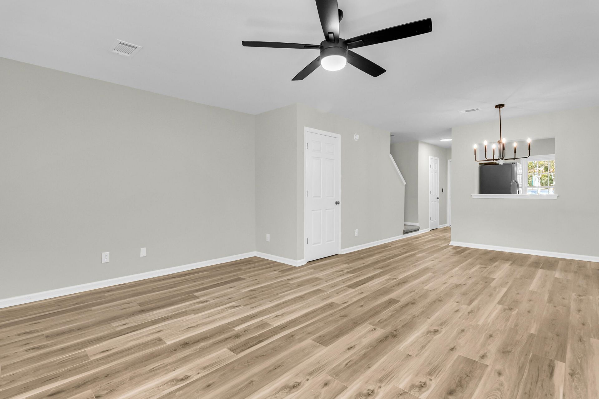 907 Reserve Way Photo 11