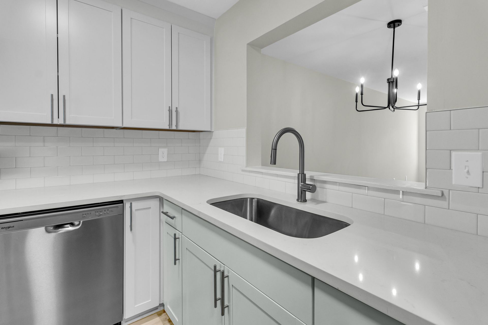 907 Reserve Way Photo 4