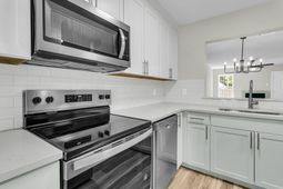 907 Reserve Way photo 4