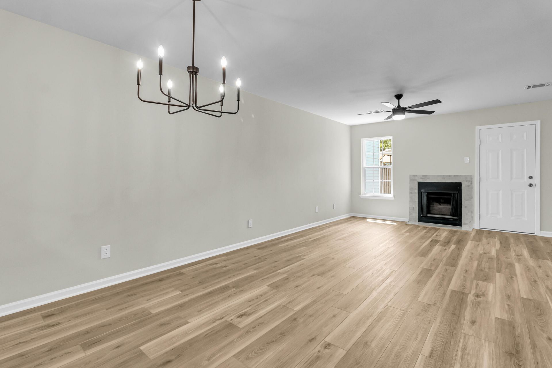 907 Reserve Way Photo 8