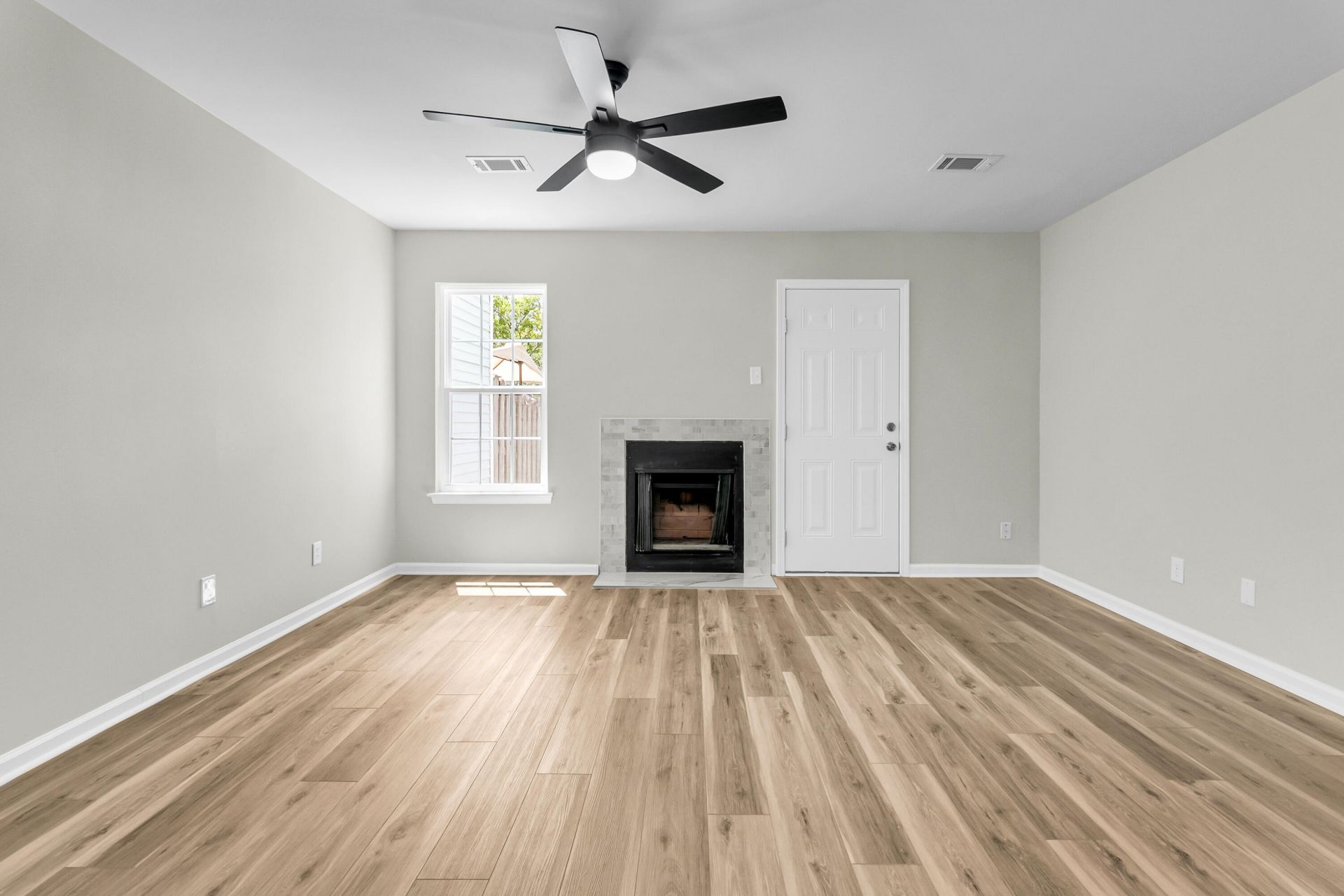 907 Reserve Way Photo 9