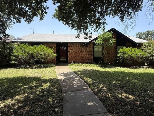 1518 Carnation Drive, Lewisville, TX 75067