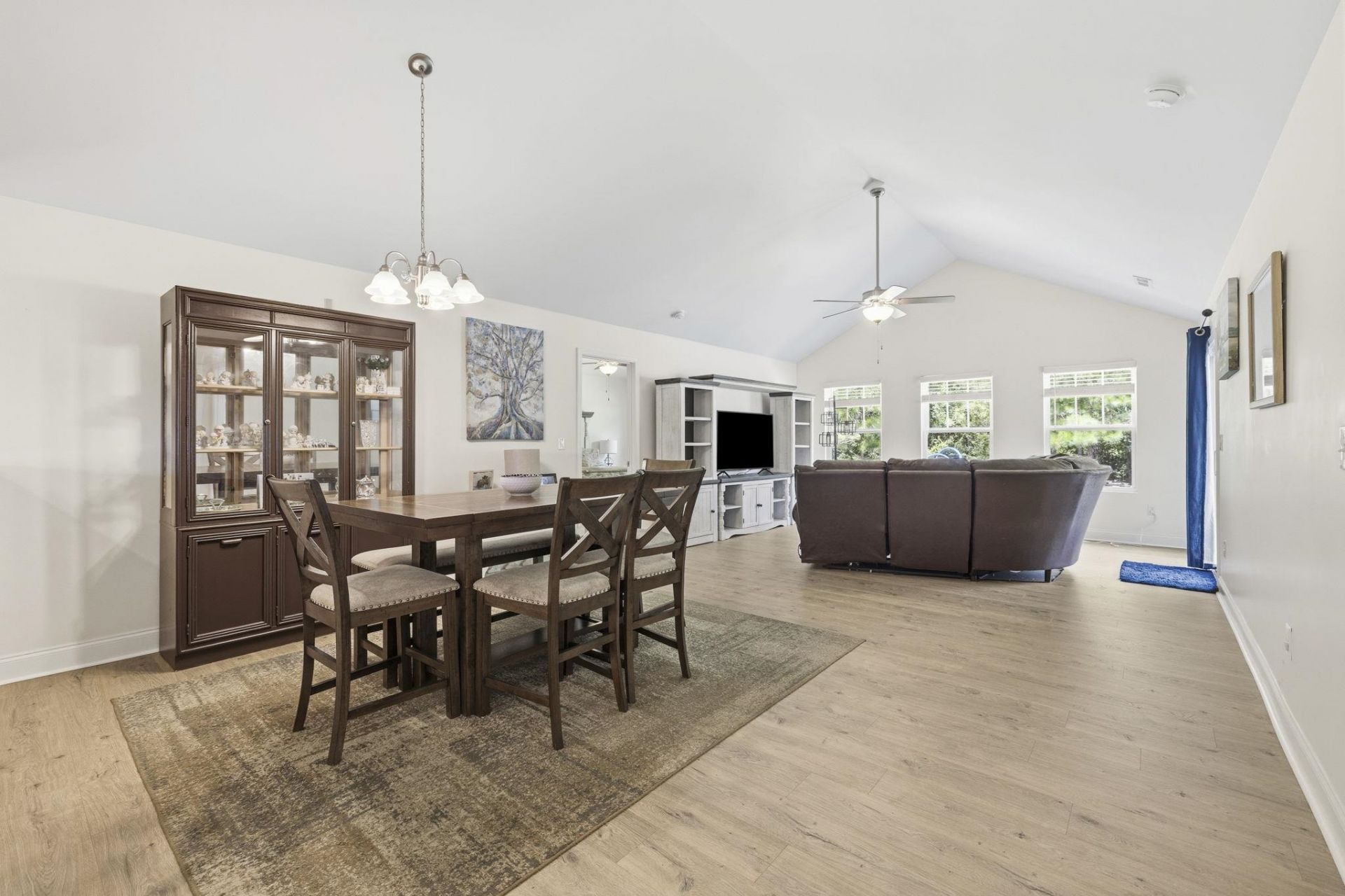 912 Cygnet Dr. Photo 5