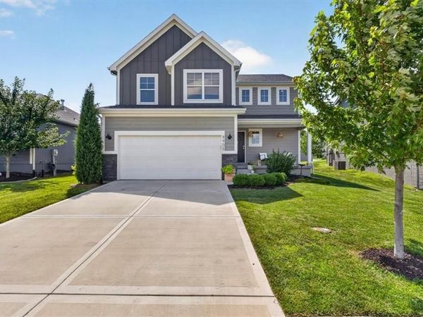 8905 SW 8th Street, Lee's Summit, MO 64064