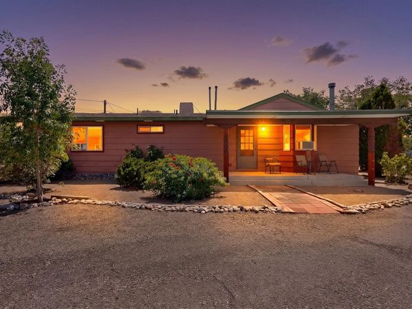 103 Green Valley Road NW, Albuquerque, NM 87107