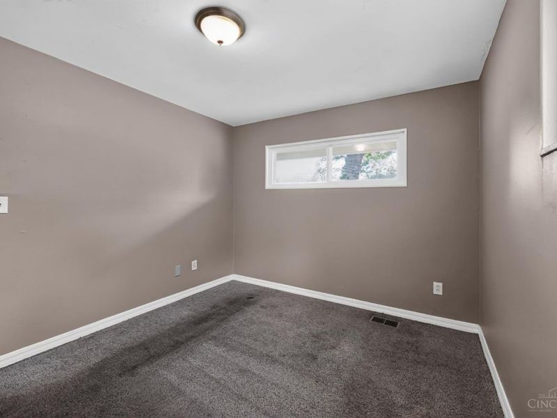 8760 Grenada Drive, Cincinnati, OH 45231 Photo 21