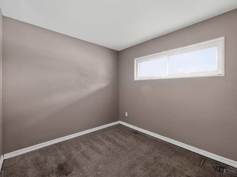 8760 Grenada Drive, Cincinnati, OH 45231 Photo 27
