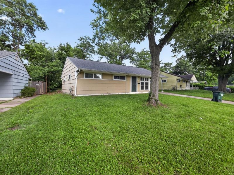 8760 Grenada Drive, Cincinnati, OH 45231 Photo 3