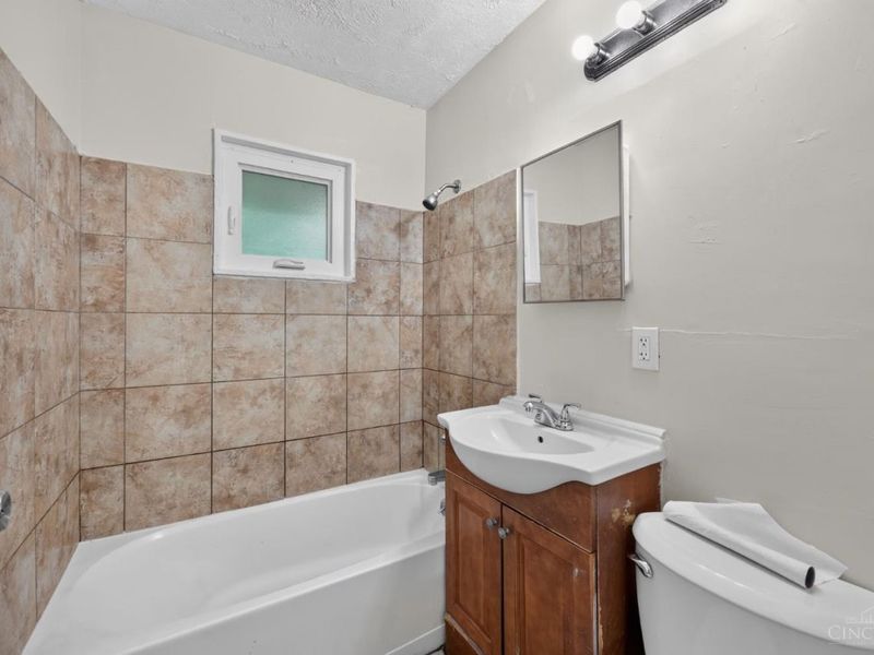 8760 Grenada Drive, Cincinnati, OH 45231 Photo 30