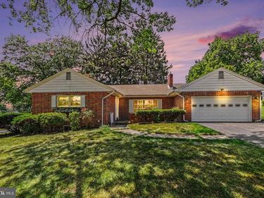 400 ROSEWOOD LANE, HARRISBURG, PA 17111
