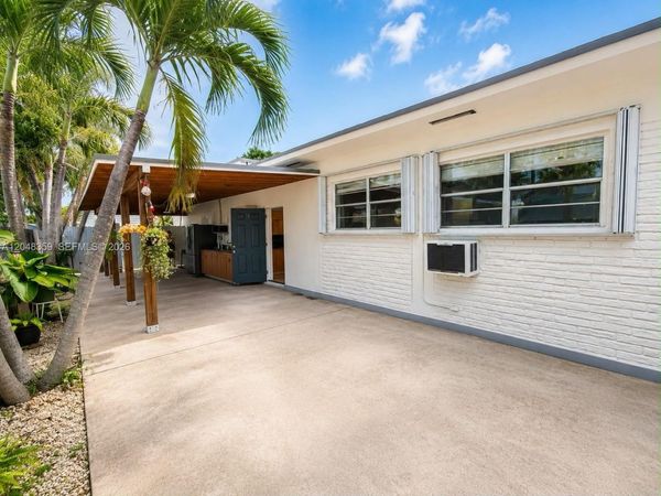 621 E 52nd St , Unit W, Hialeah, FL 33013