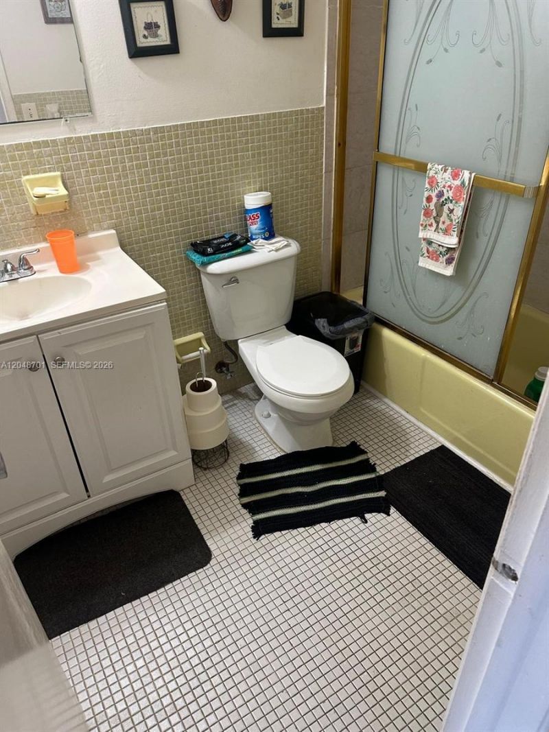 20320 NE 2nd Ave , Unit 27, Miami Gardens, FL 33179 Photo