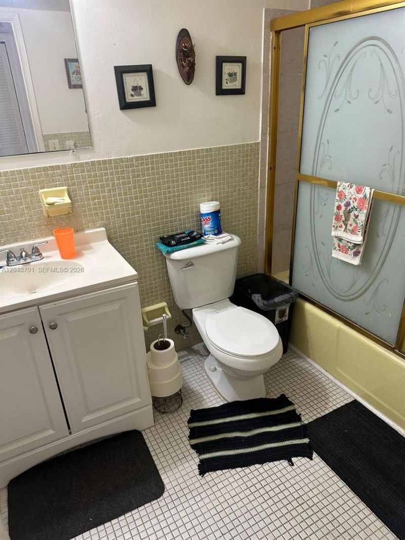 20320 NE 2nd Ave , Unit 27, Miami Gardens, FL 33179 Photo