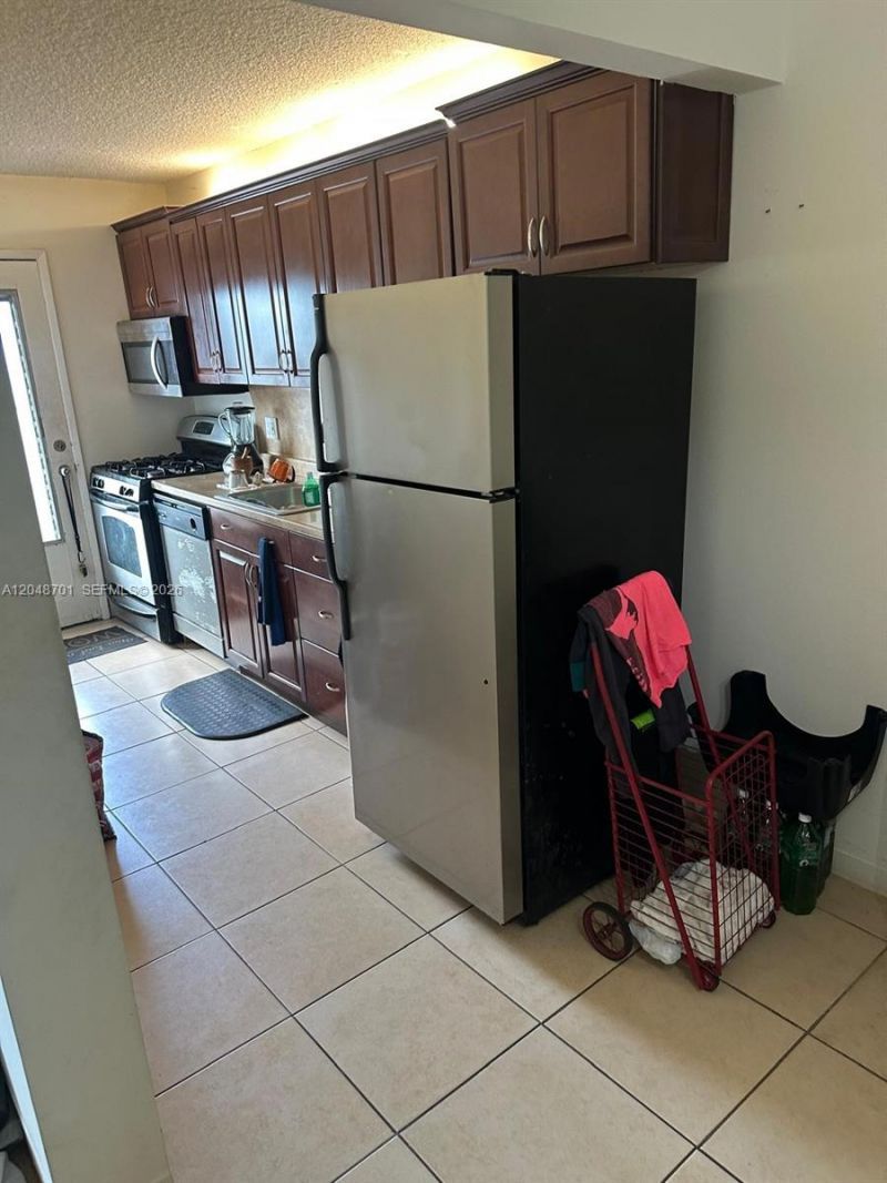 20320 NE 2nd Ave , Unit 27, Miami Gardens, FL 33179 Photo