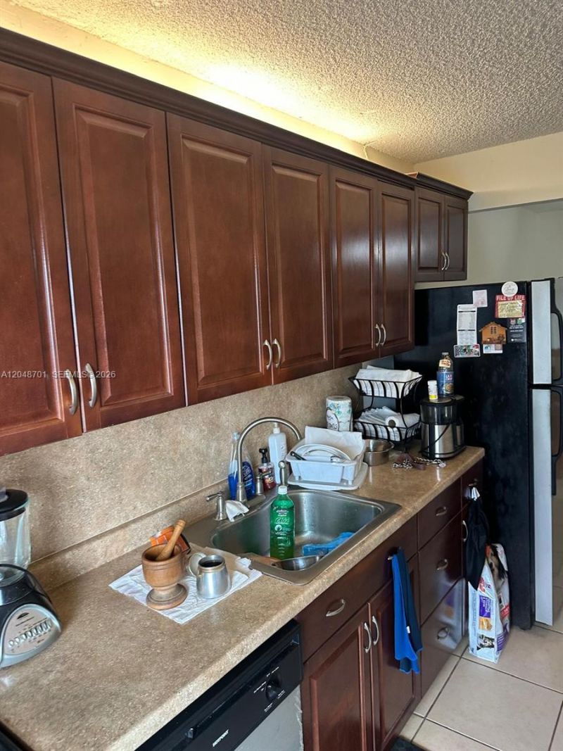 20320 NE 2nd Ave , Unit 27, Miami Gardens, FL 33179 Photo