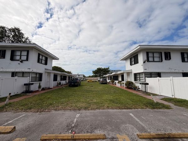 1695 NE 150th St , Unit 3, Miami, FL 33181